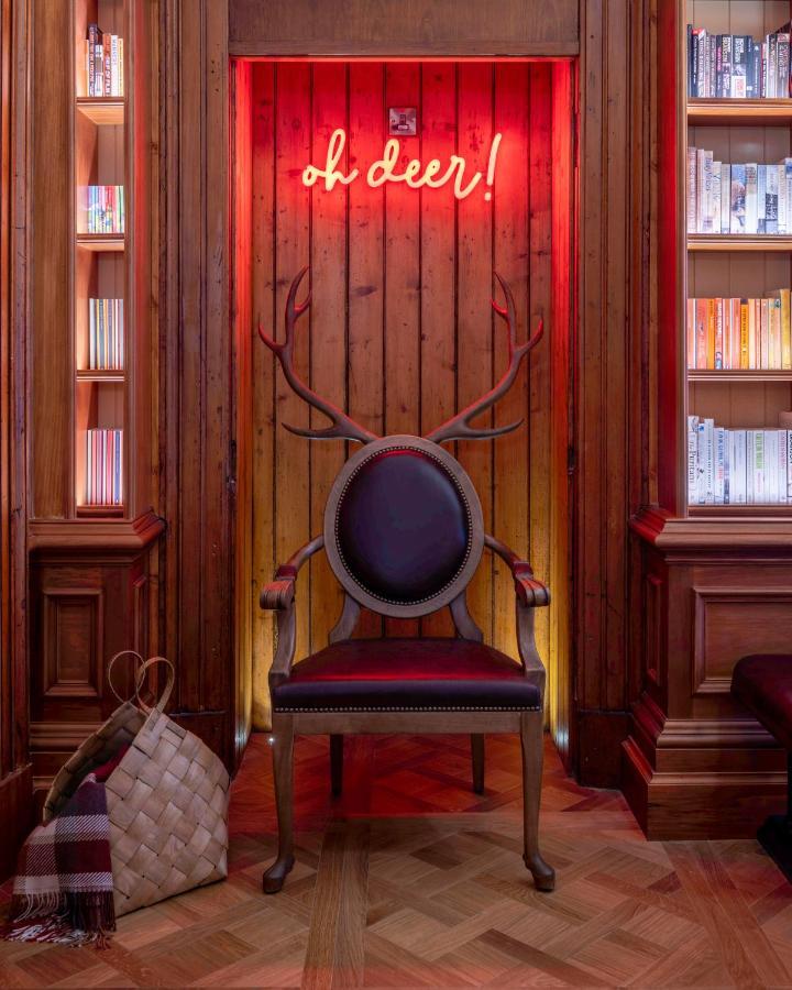 Virgin Hotels 爱丁堡 外观 照片 The library chair