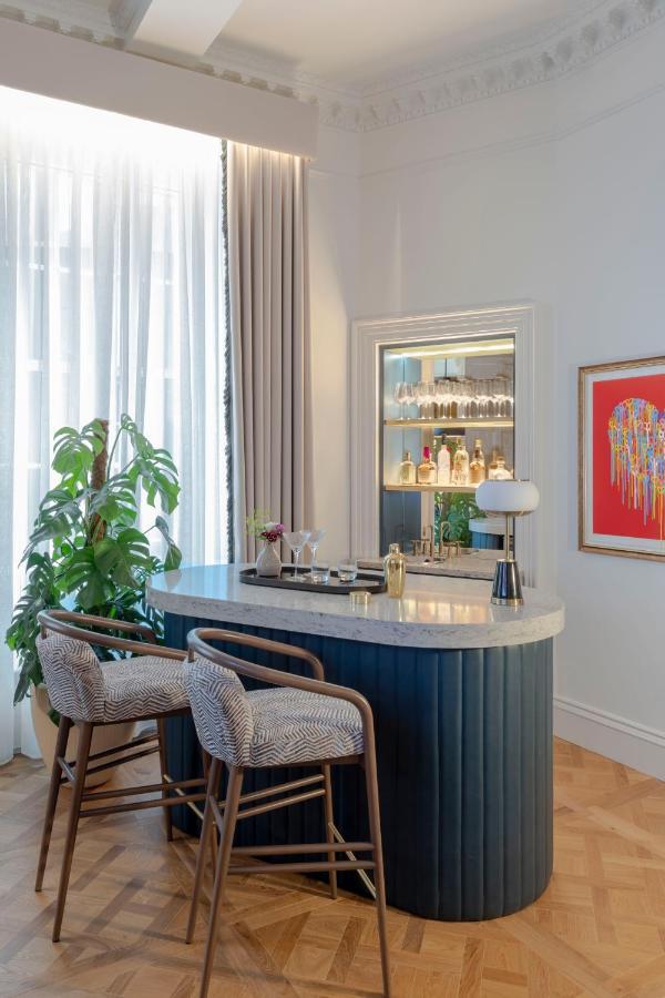 Virgin Hotels 爱丁堡 外观 照片 The bar at the 100 Queen's Gate