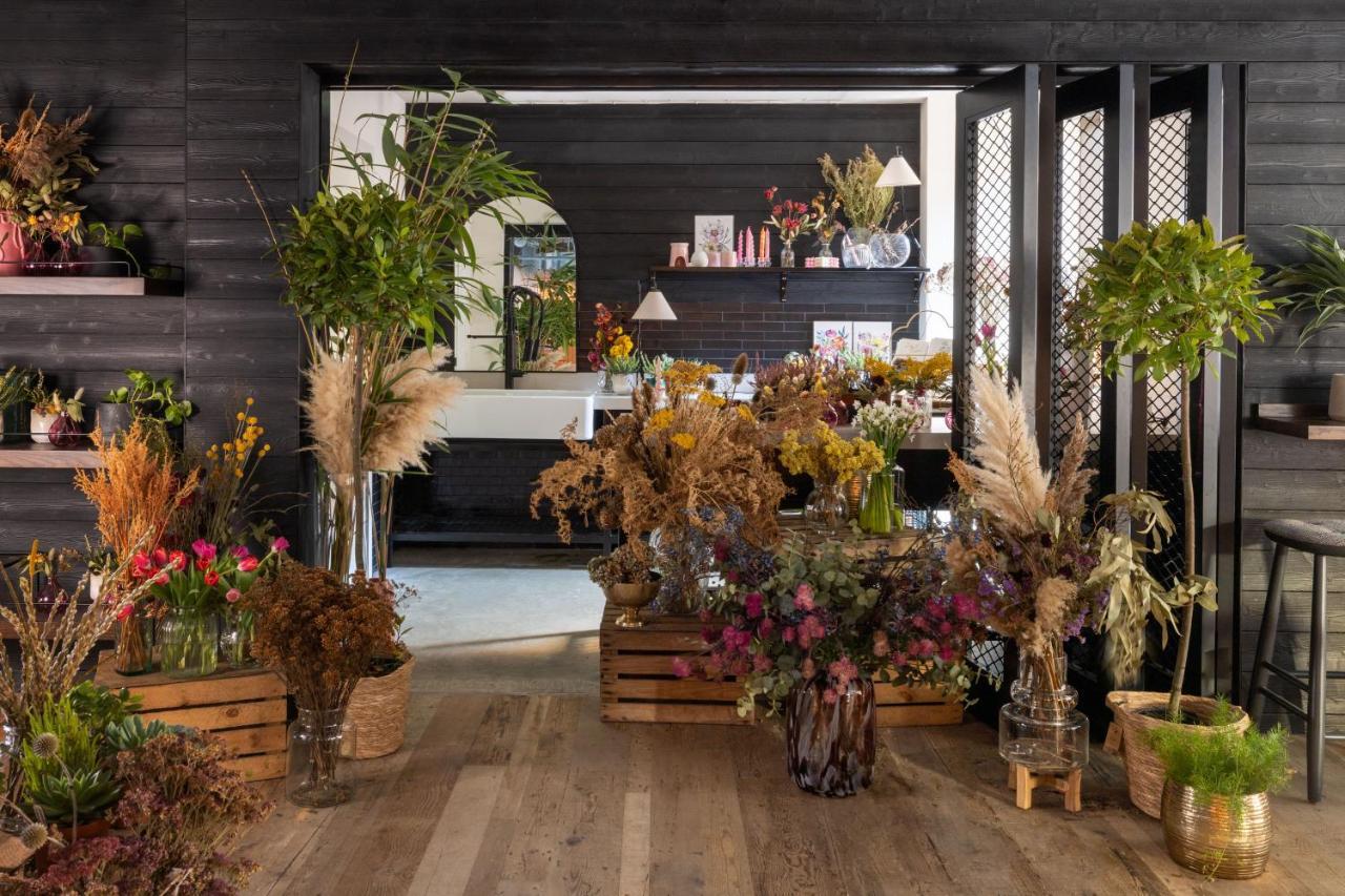 Virgin Hotels 爱丁堡 外观 照片 Flower arrangement at the Flower Market