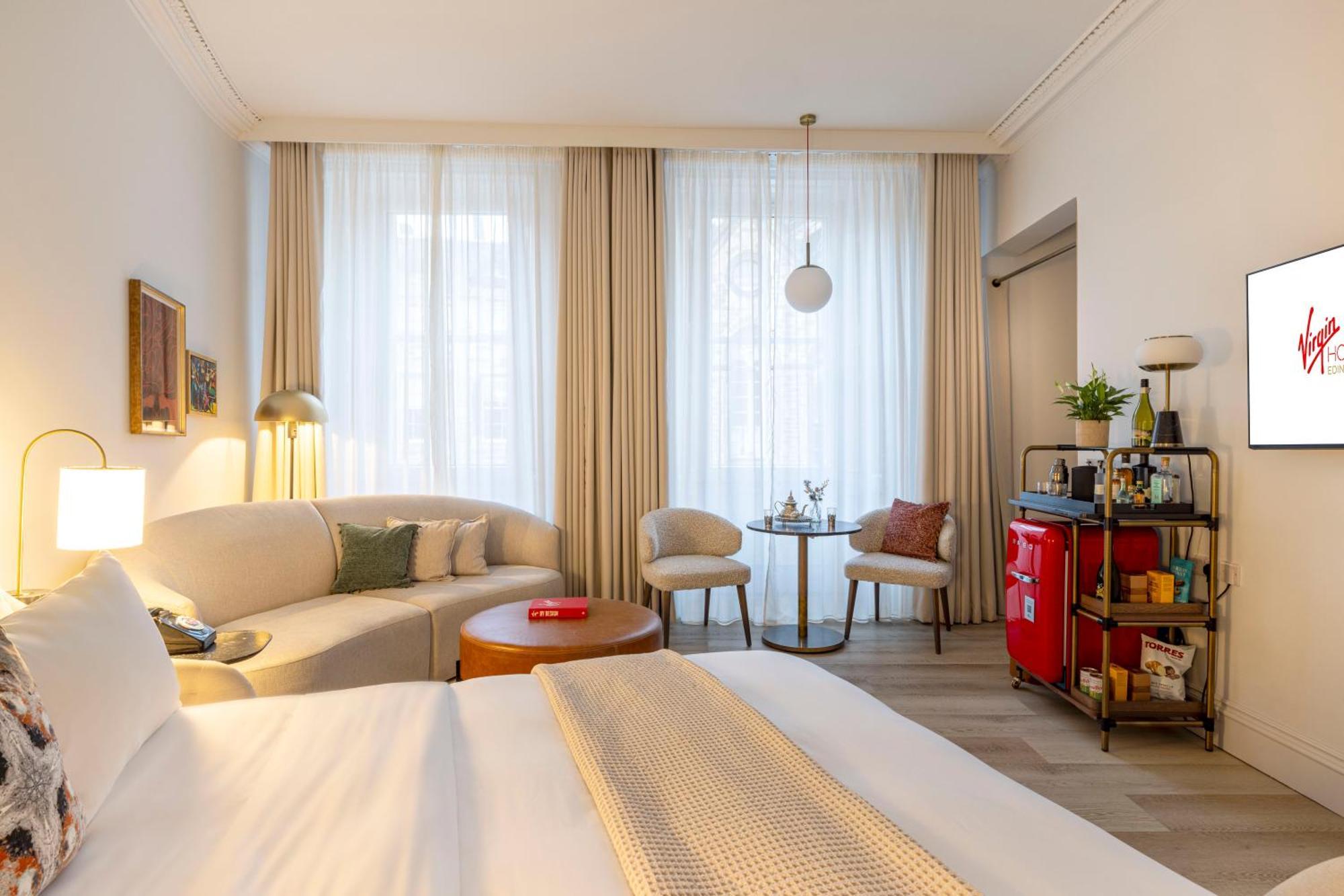 Virgin Hotels 爱丁堡 客房 照片 A room at the hotel